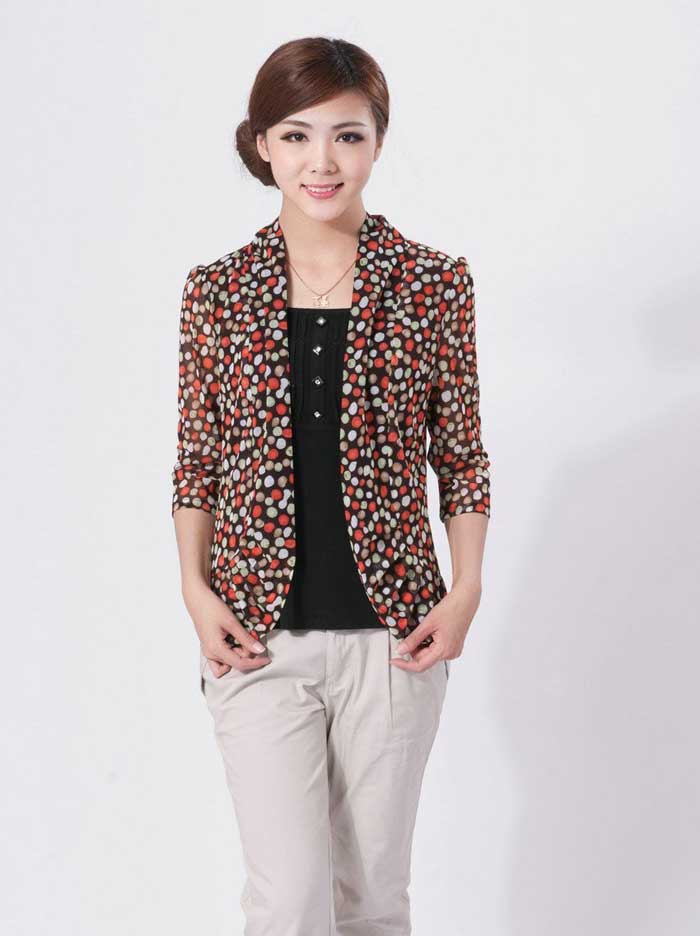 不同肤色的人搭配衣服小常识