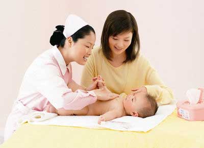 刚出生的宝宝要注意什么