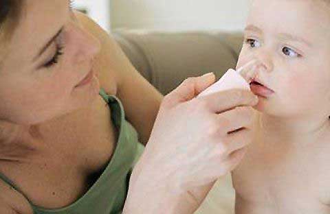 宝宝鼻垢难受怎清理？生理盐水甘油最好用