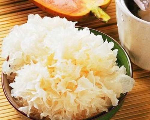 银耳的功效 银耳可润肤祛斑