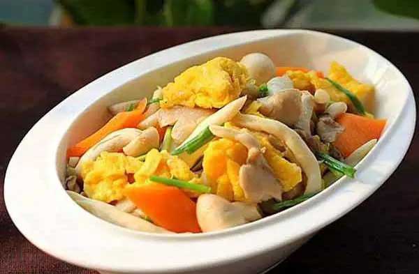 蘑菇炒鸡蛋营养价值高 教您做出美味的蘑菇炒鸡蛋