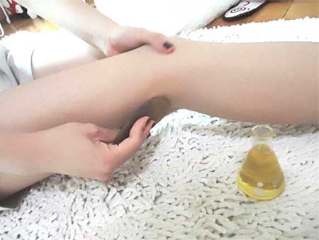 刮痧按摩健康瘦腿 四天拥有迷人美腿