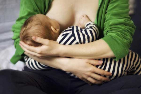 母乳喂养这样做营养翻倍母乳妈妈学着点呦