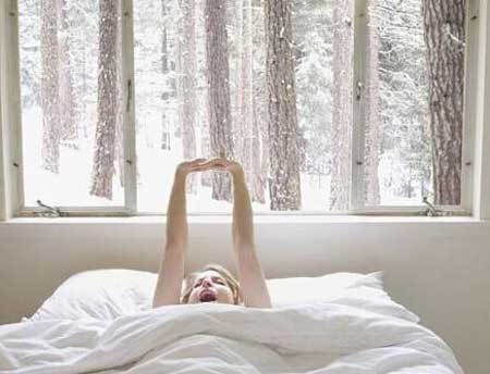 睡不足不好 但睡懒觉也有损健康