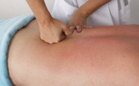 腰椎间盘突出的按摩治疗方法