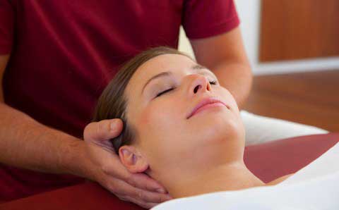 颈椎酸痛怎么办 8种推拿手法治颈椎病