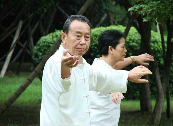 健身气功助你腰部强健