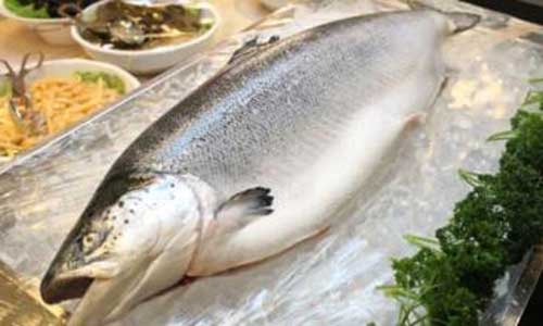 挑选个头八分大的鱼口感最好