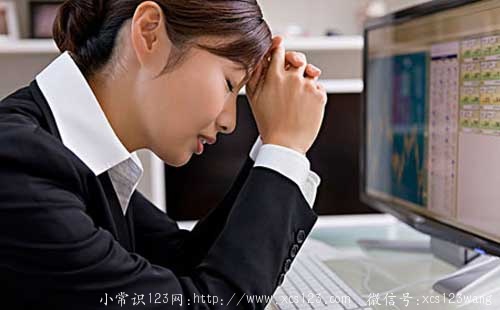 白领压力大 小心紧张型头痛