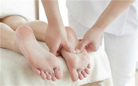 冬季如何防寒 按按涌泉穴