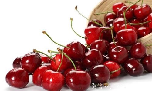 衣服沾了樱桃汁怎么办 小苏打水来帮忙