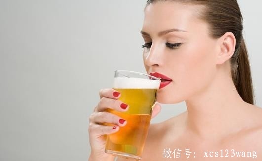 这些生活小事让你迅速变老 煲手机电话粥不可取