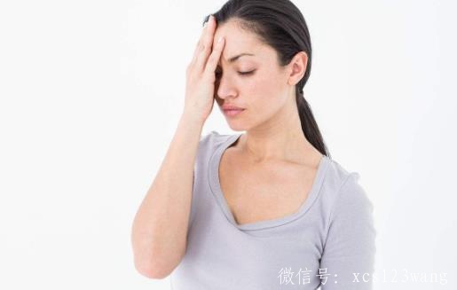 羡慕别人的大白牙 牙膏沾柠檬汁刷牙