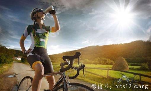 这样喝水还你水嫩肌肤 这些护肤误区让你越来越丑