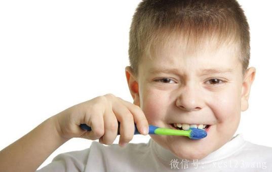 刷牙别踩这些雷区 漱口水天天漱清凉干净？