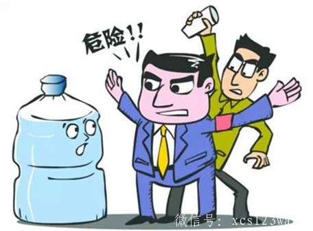 桶装水保质期是多久?超过多少天就不能喝了?桶装水多少升多钱一桶