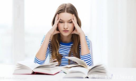 青春期的女孩别化浓妆!