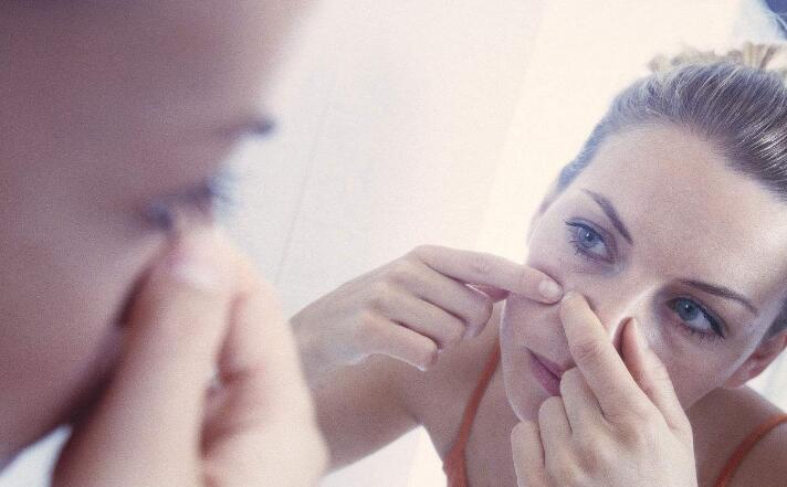 脸上长痘痘该怎么调理，几个小妙招排毒祛痘