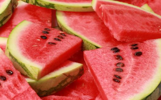 水肿型肥胖很难减 多吃消肿食物自然瘦