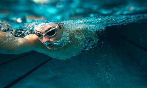 游泳时掌握水感是效率的关键 掌握技巧省力又保健