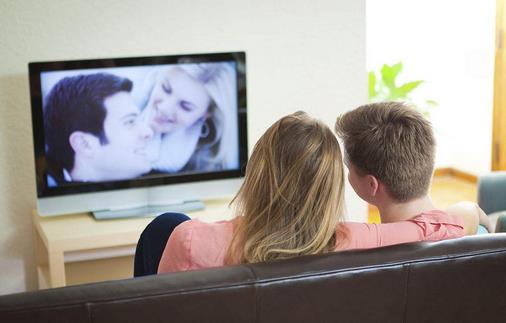 常看电视小心患皮肤病!