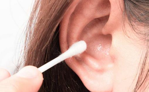清洁耳垢的常见做法其实都是错误的!