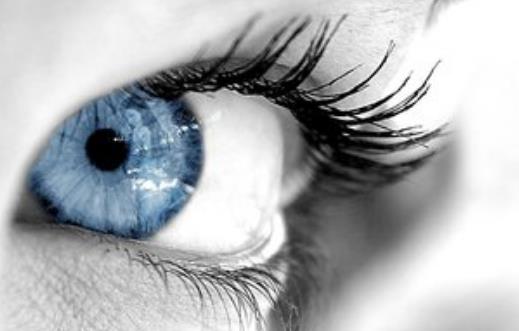 那些被风吹进眼里的异物 为何最后都消失的无影无踪