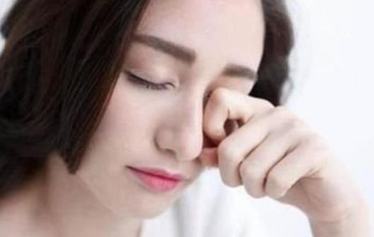 那些被风吹进眼里的异物 为何最后都消失的无影无踪