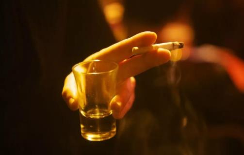 天天喝酒会给身体带来的危害太可怕 教你戒酒的方法