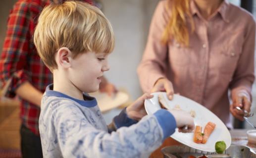 饭后散步老少皆宜适合走走停停 属于你的饭后养生