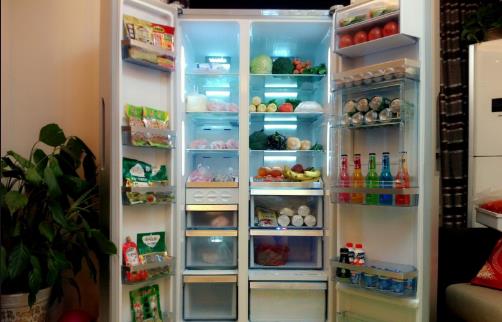 冰箱里竟有比马桶脏易致癌的东西 冰箱有异味须清理