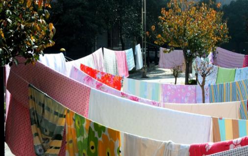 晒被子是烤焦螨虫的气味 用错方法不仅白晒还毁被子