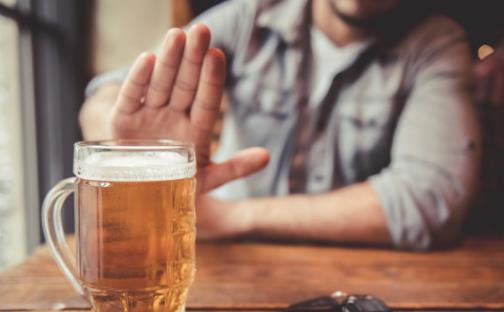 戒酒之后会变瘦 经常喝酒的人戒酒后身体的变化