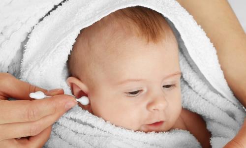 耳屎对人体也是有作用的 日常到底需不需要掏耳朵