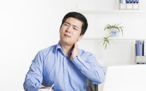 脖子总是酸痛教你缓解方法 注意睡眠姿势加强保暖