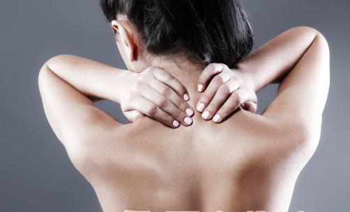 脖子总是酸痛教你缓解方法 注意睡眠姿势加强保暖