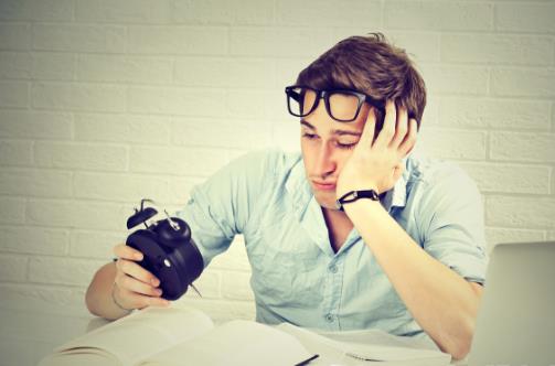 学习或工作就困玩的时候不困 上班犯困提神方法推荐