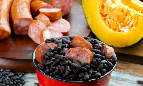 秋寒来了老人注意给眼睛保暖 重视用眼卫生保护眼睛