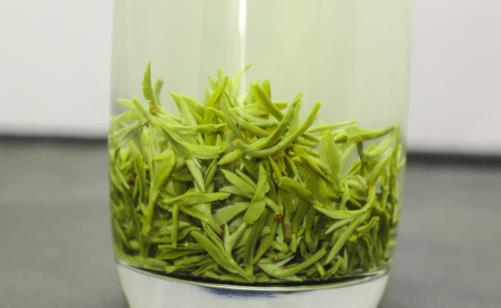 秋寒来了老人注意给眼睛保暖 重视用眼卫生保护眼睛