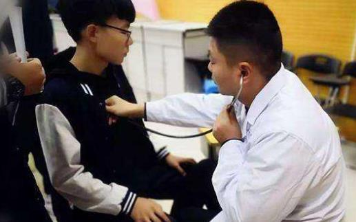 及时发现疾病的征兆 需要定期进行体检三类人