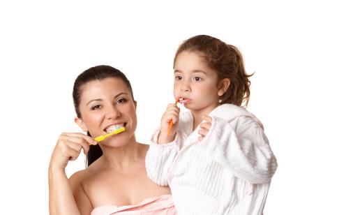 刷牙用最合适的牙膏量 使用牙膏的误区你别踩