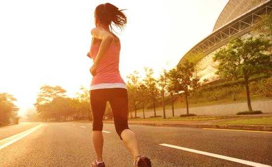 把晨练作为早起第一件事未必好 跟着生物钟最可靠