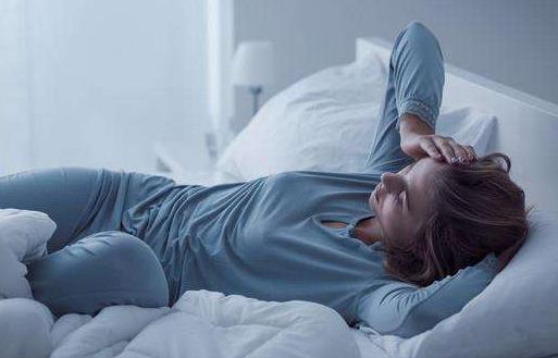 实用助眠小窍门 晚上九点洗个温水澡