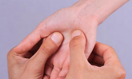 常按穴位养生又防病 错误的穴位按摩会导致疼痛