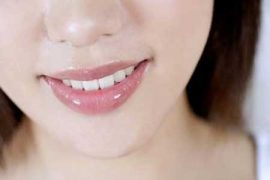 秋冬嘴唇干裂如何预防和保护？