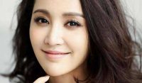 教时髦短发MM怎么画彩妆