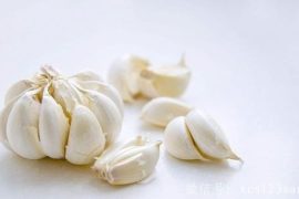 科学吃大蒜帮你预防癌症 捣碎吃有保健作用