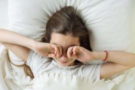 早起3不要，睡前4远离，不要着急起床，要吃早餐，远离熬夜