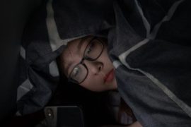 常常熬夜身体变亚健康 周末补觉能让人满血复活吗