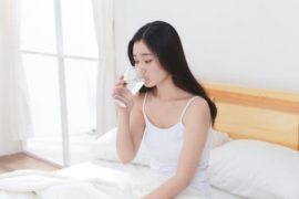睡前哪些坏习惯会加速衰老 获得好的睡眠要放松自己